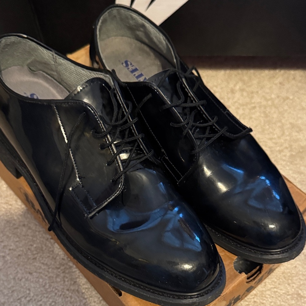 Bates Glossy Black Men's Oxfords